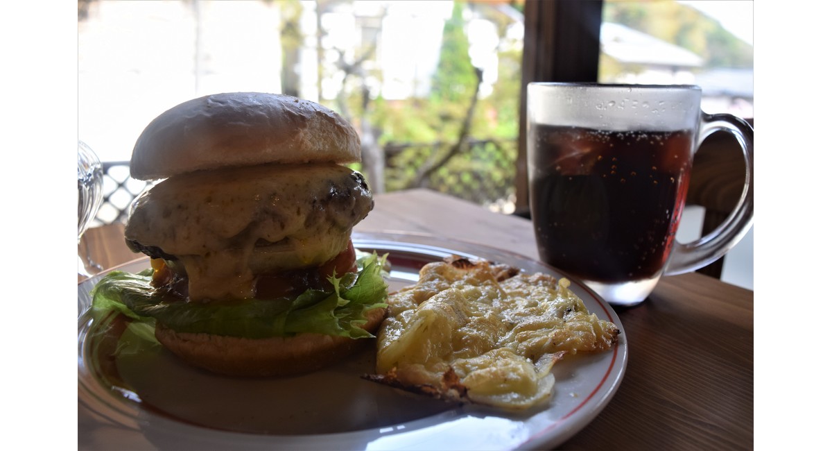 新メニュー！「アルビコッカバーガー」