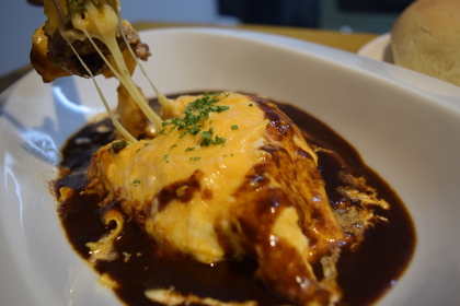 とろ～りチーズのオムバーグ