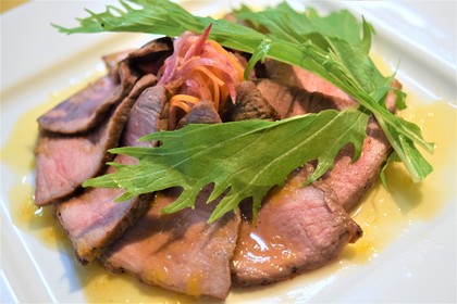 ランチセット お肉料理からローストビーフ あんずのビネグレットソース