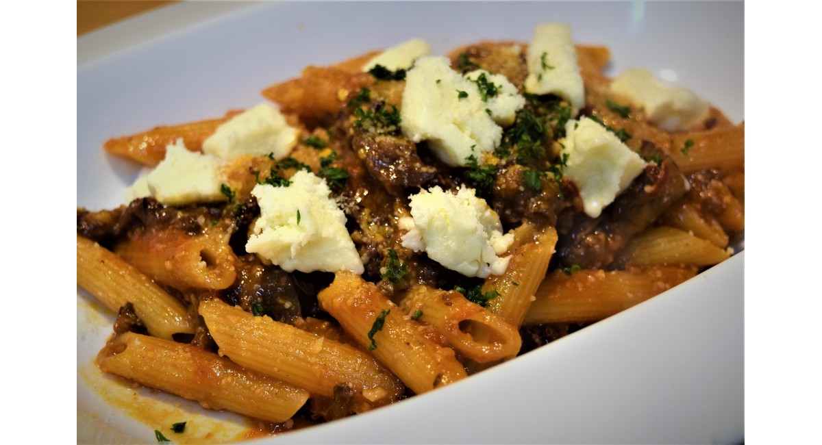 牛スジペンネアラビアータ