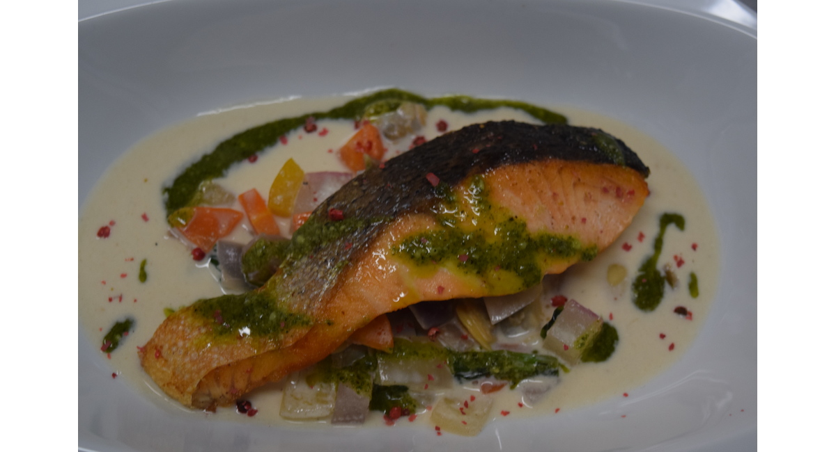 サーモンのポワレ