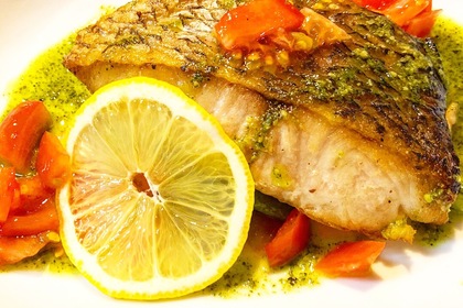 ランチメニューの人気お魚料理 スズキのポワレ！