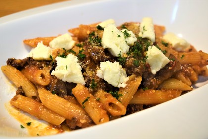 牛スジペンネアラビアータ