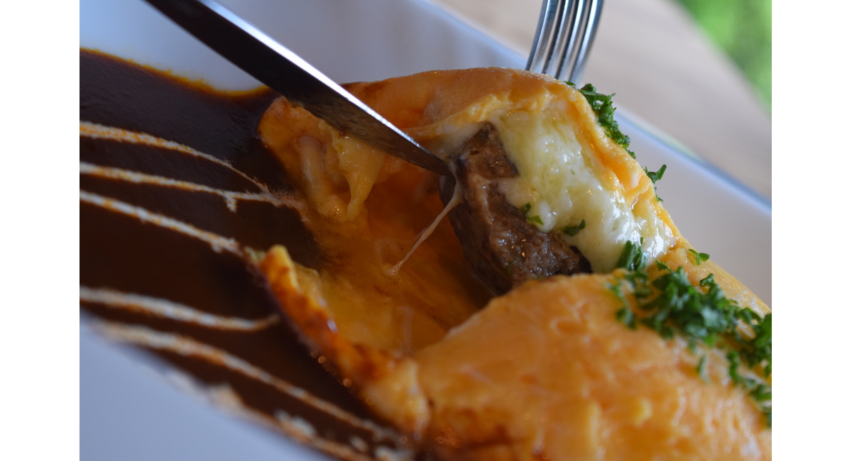 とろ～りチーズのオムバーグ