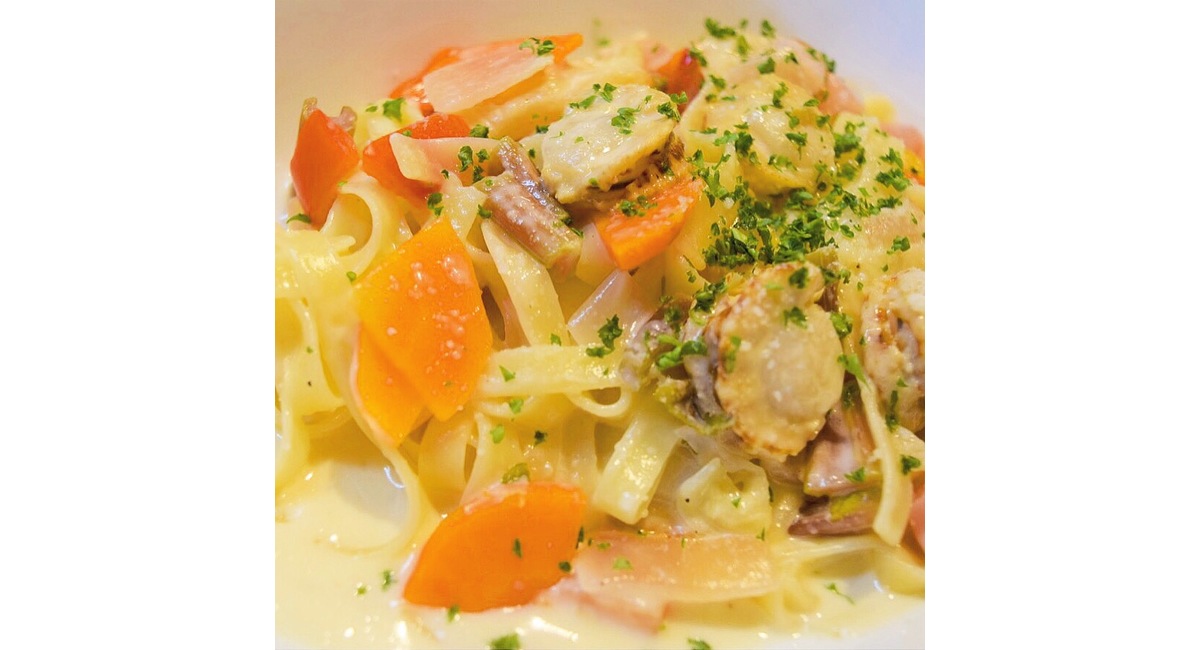 ランチパスタメニュー🍝ミニホタテと鎌倉野菜のレモンクリーム　フェットチーネ