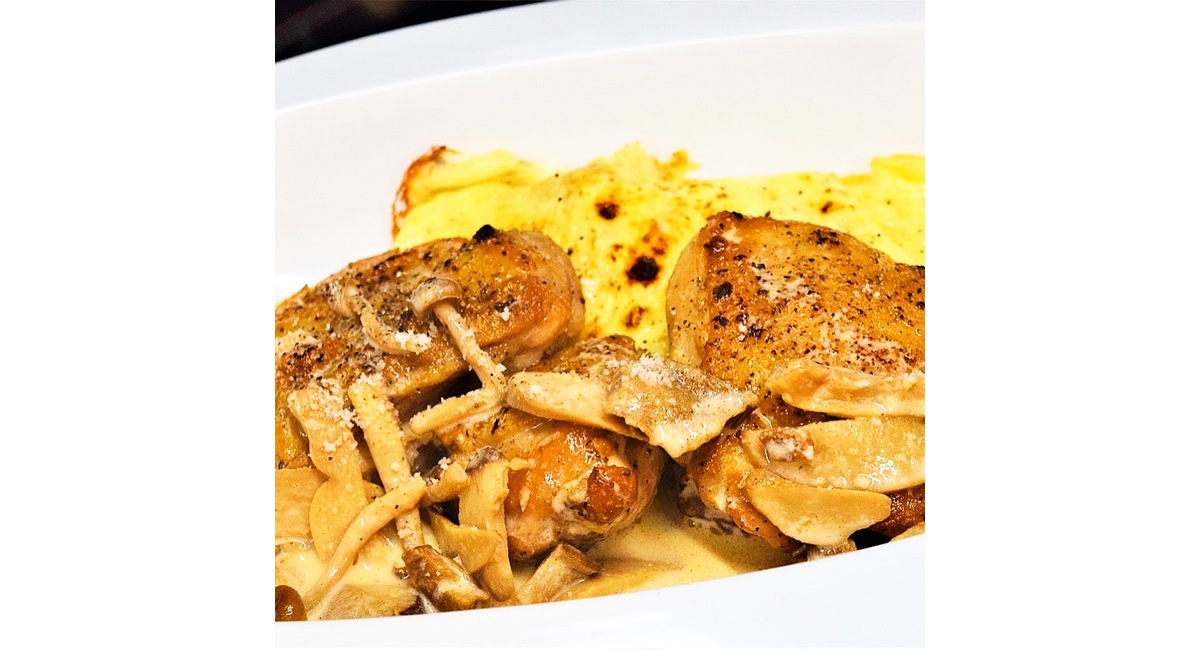 国産鶏もも肉のオーブン焼き　ポルチーニクリームソース