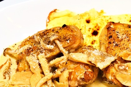 国産鶏もも肉のオーブン焼き　ポルチーニクリームソース