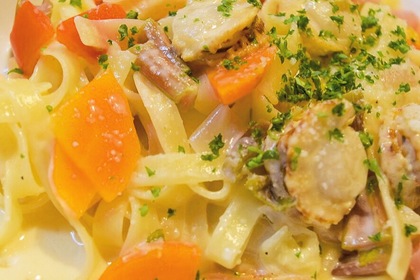 ミニホタテと鎌倉野菜のレモンクリーム　フェットチーネ