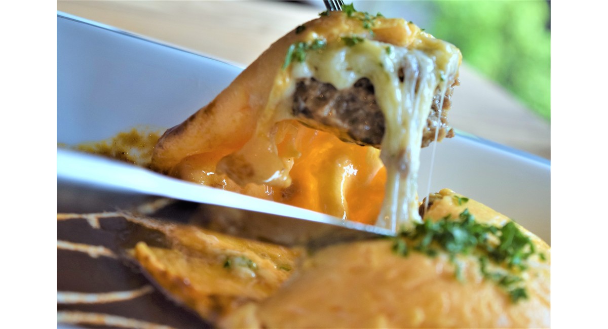 とろーりチーズのオムバーグ